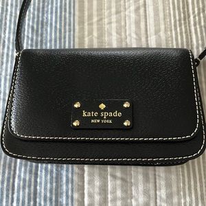 🌲🎁 Great for that Christmas Party Kate spade bag